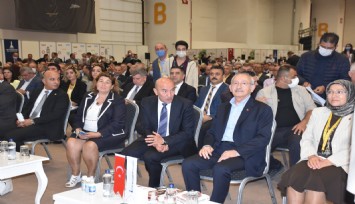 Kılıçdaroğlu muhtarlara seslendi: “Ben sizin oyunuza talip değilim. Ben sizin sorunlarınızı çözmeye talibim”