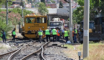 İzmir’de yük treni raydan çıktı, İZBAN seferleri aksadı