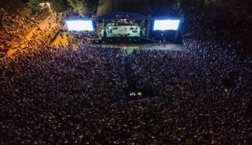 İEF’de coşku,  renkli gecelerle sürüyor