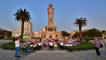 Bugün İzmir Saat Kulesi’ne bakan Alzheimer’ı hatırlayacak