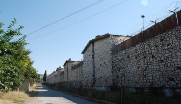 Kapatılan Buca Cezaevi’nde yıkım başlıyor