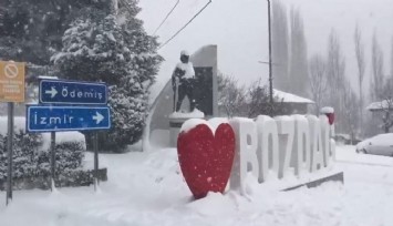 Ödemiş'e lapa lapa kar yağdı