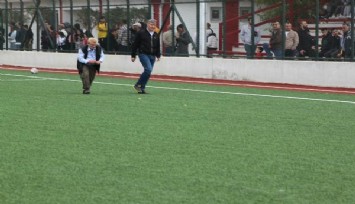 Kadın futbolunda holigan terörü: Sahayı ve tribünleri taşladılar