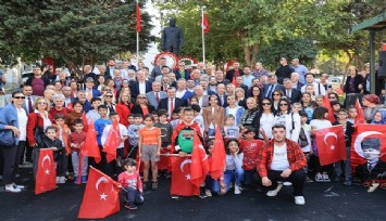 İzmir’in her yerinde Cumhuriyet coşkusu