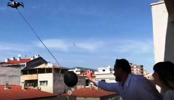 Bebeklerinin cinsiyetini dronlu partiyle öğrendiler