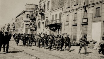 Çatı Bostanlı'da, 'Ateş Çemberinde İzmir' sergisi