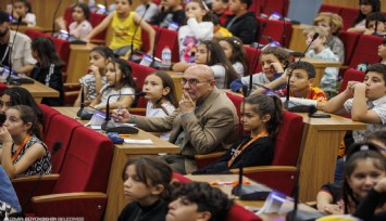 İzmir’de çocuklar yönetimde