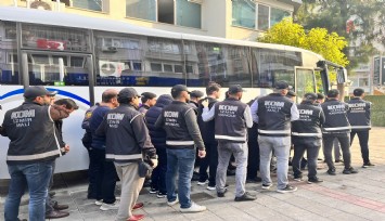 İzmir’de FETÖ’ye kıskaç: 84 kişi adliyede