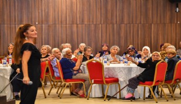 İzmir’de huzurevi sakinleri unutulmadı