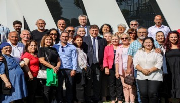 Başkan Tugay CHP üyeleriyle buluştu; “Aydınlık yarınlara olan inancımızdan asla geri adım atmayacağız”