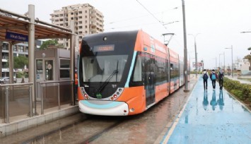 İzmir Tramvay’da sağanak nedeniyle seferler aksadı