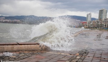 İzmir'i yağmur değil deniz yuttu