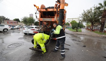 İzmir’de yağmur alarmı: Büyükşehir Belediyesi bin 500 personel ile sahada