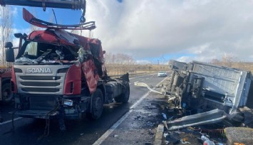 Uşak’ta devrilen tırın sürücüsü hayatını kaybetti