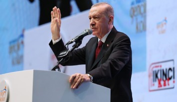 Cumhurbaşkanı Erdoğan: “Teröristle aynı dili konuşan, terörist gibi muamele görmekten kaçamaz”