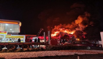 İzmir’de lastik bayisinde çıkan yangın söndürüldü