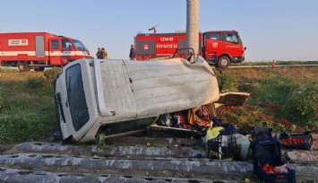 Tire’de elektrik direğine çarpan aracın içinde kalan karı koca, yanarak hayatını kaybetti