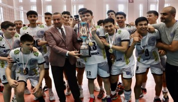 Arkas Spor’un gençleri namağlup şampiyon