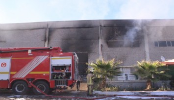 İzmir’de polyester fabrikasında çıkan yangın kontrol altına alındı