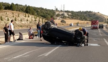 Emniyet kemeri hayat kurtardı, takla atan otomobilden yara almadan kurtuldular