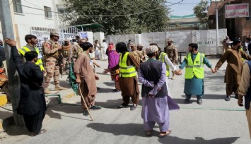 Pakistan’da cami yakınında intihar saldırısı