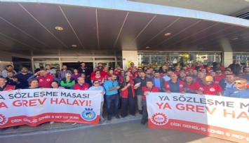 Karşıyaka Belediyesi işçileri greve gidiyor: Belediye kapısına grev kararı asıldı