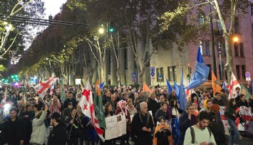 Gürcistan'da muhalefet partilerinden protesto yürüyüşü: “Yeniden seçim istiyoruz”