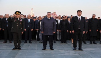 Ulu Önder Atatürk, İzmir'de anıldı