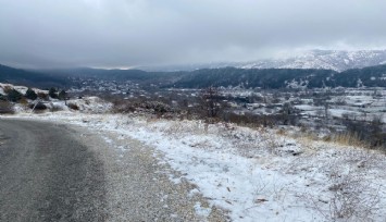 İzmir’e mevsimin ilk karı düştü