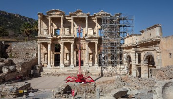 Dünyaca ünlü Efes Antik Kenti Celsus Kütüphanesi restorasyonu başladı