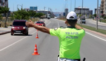 Trafik cezalarına zam geldi: 2025'te hangi kural ihlali ne kadar ?