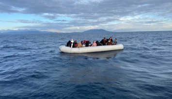 İzmir açıklarında 23'ü çocuk 43 göçmen kurtarıldı