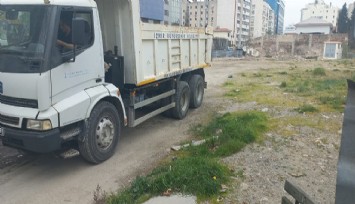 Şehir Plancıları Odasından İzmir’in göbeğindeki “Zorlu Gökdelen” ile ilgili açıklama: İzmir Büyükşehir Belediyesinin makineleri o alanda ne yapıyor?