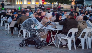 İzmir dayanışması Ramazan’da da sürecek