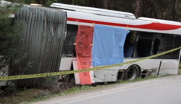 İzmir’de yolcuların olduğu belediye otobüsüne tır çarptı: 1 ölü, 4 yaralı