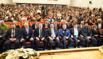 Balbay’dan flaş iddia: Ege Üniversitesi öğrencilerinin devamsızlık baskısıyla AK Parti Adayı Dağ’ın katıldığı toplantıya götürüldü