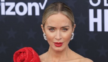 Emily Blunt öpüştüğü bazı aktörlerin midesini bulandırdığını itiraf etti