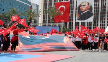 19 Mayıs İzmir'de coşkuyla kutlandı