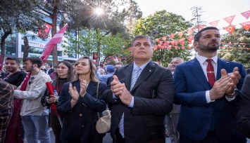 Başkan Tugay, Samsun'da kortej yürüyüşü ve törene katıldı