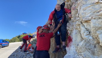 77 Yaşındaki İngiliz paraşütçüyü UMKE ve JAK ekipleri kurtardı