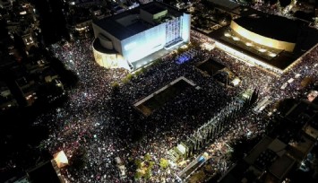 Tel Aviv’de 80 bin kişi Netanyahu hükümetine karşı toplandı