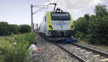 Kütahya'da yolcu treni çapa motoruna çarptı: 1 kişi hayatını kaybetti