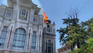 Sağlık Bilimleri Üniversitesinin tarihi binası yanıyor: 'Kubbe çöktü'