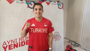 Milli Boksör Buse Naz Çakıroğlu Olimpiyatlarda yarı finalde  