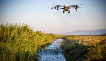 İzmir’de sivrisineklerle mücadele dron ile devam ediyor