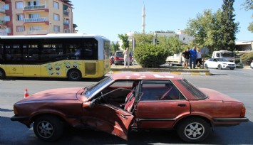 Aydın'da otomobilde sıkışan sürücüyü itfaiye kurtardı