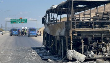 Otobüs alevlere teslim oldu: Yangın otluk alana sıçradı, 41 yolcu tahliye edildi