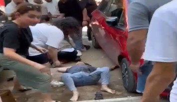 İzmir'de güzellik merkezi önünde bıçaklı dehşet: 2 ölü, 1 yaralı