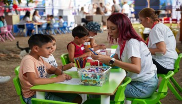 Çocuk Kulübü, İEF'de çocukları eğlendiriyor