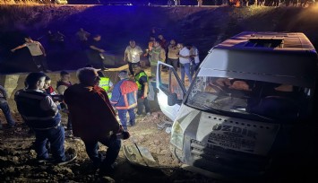 Mardin'de feci kaza: İşçi taşıyan minibüs devrildi, 21 kişi yaralandı